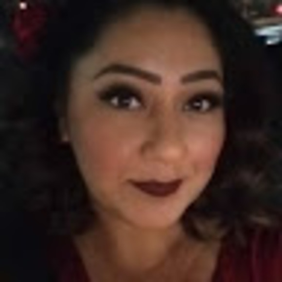 Profile Picture of Christina Covarrubias (@christinacovarr) on Poshmark