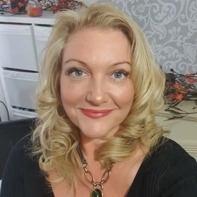 Profile Picture of Lisa (@LisaSalsita) on Twitter