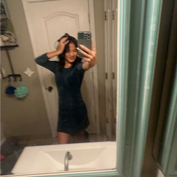 Profile Picture of Ellie Keiser (@elliekeiser) on Poshmark