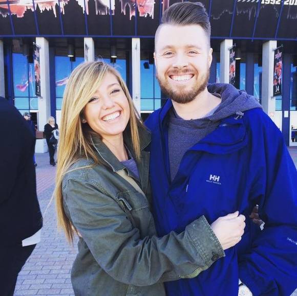 Profile Picture of Ashley Arnoldussen (@asharnoldussen) on Poshmark