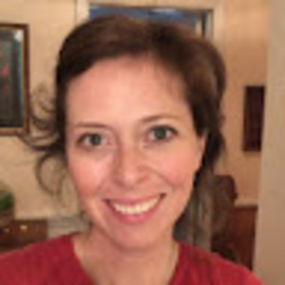 Profile Picture of Alice Doyal (@alicedoyal) on Poshmark