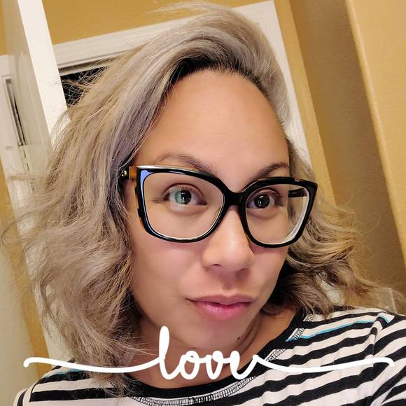 Profile Picture of Lynnale Tuquero (@lynnaletuquero) on Poshmark