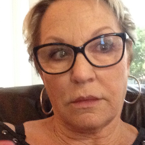 Profile Picture of Shirley Connole (@ladyshirley) on Poshmark