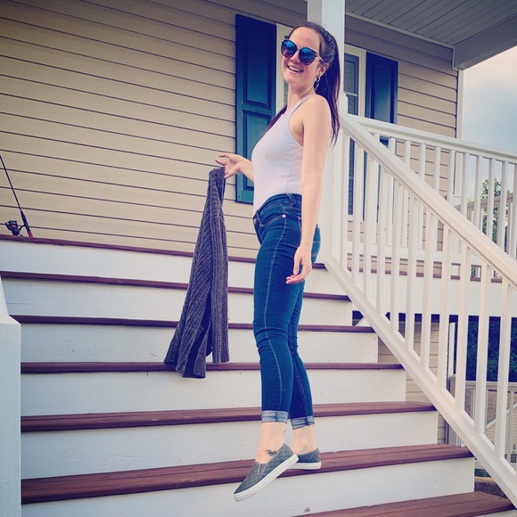 Profile Picture of Allison Bowling (@bowlingallie93) on Poshmark