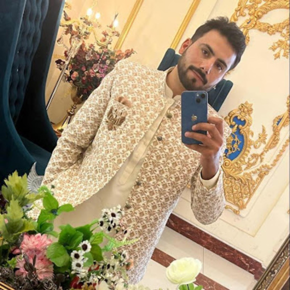 Profile Picture of Muhammad usman Sadiq (@mianusman2488) on Poshmark