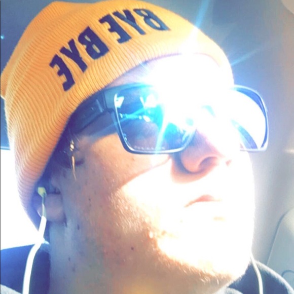 Profile Picture of Chris Braun (@bombompow157) on Poshmark
