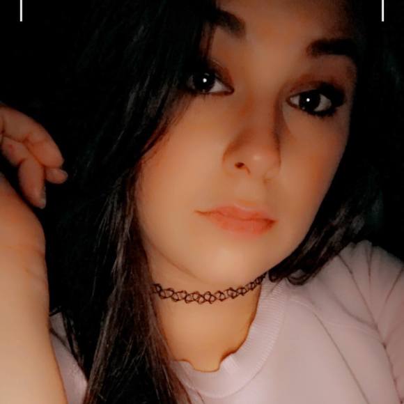 Profile Picture of Cecelia Moore (@ceceliamoore) on Poshmark