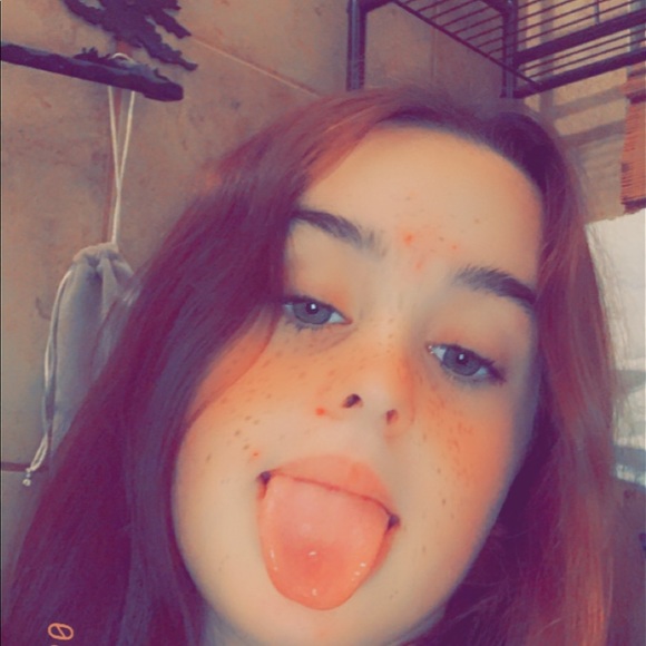 Profile Picture of Lydia Keith (@lydia_keith) on Poshmark