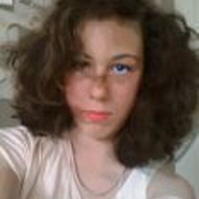 Profile Picture of Clare Snow (@Elementeygru208) on Twitter