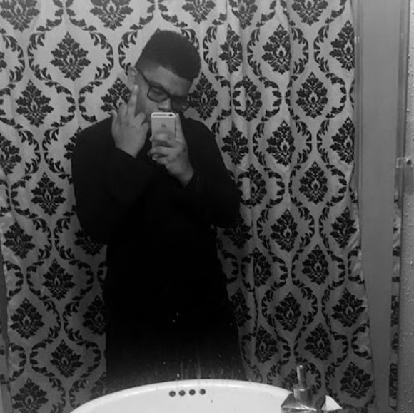 Profile Picture of Felipe Tejeda (@felipetejeda559) on Poshmark