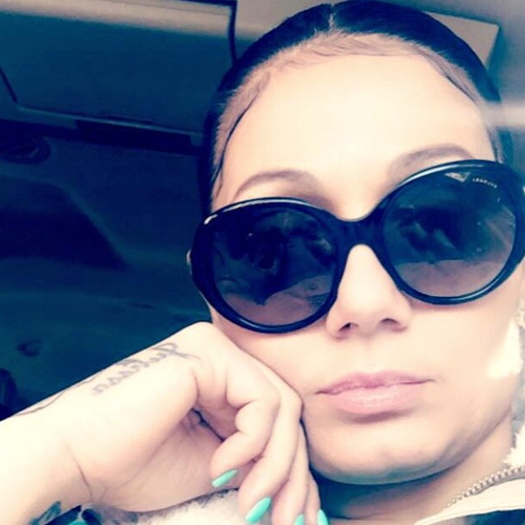 Profile Picture of Iovanna Elias (@iovanna13) on Poshmark
