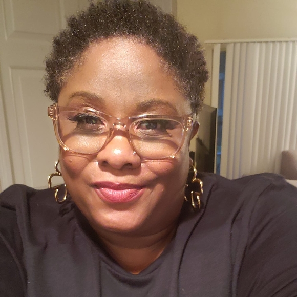 Dionne Menefield - Poshmark Profile Picture of Dionne Menefield (@dionnemesquite) on Poshmark