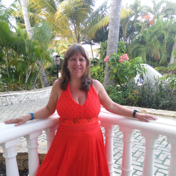 Profile Picture of Bettina Tripp (@bettina_lou) on Poshmark