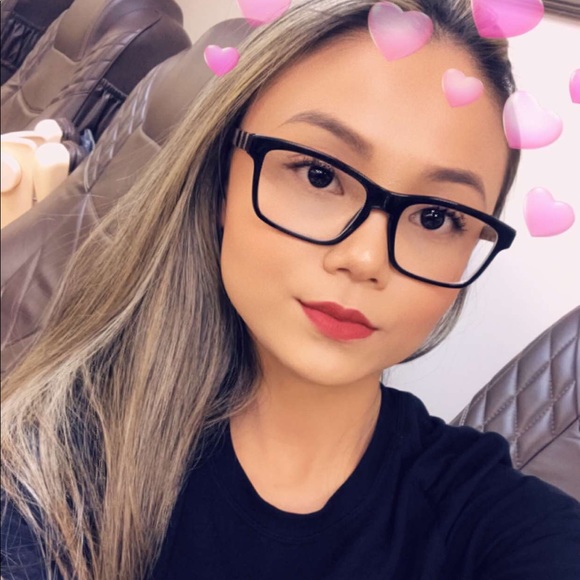 Profile Picture of Cammy Nguyen (@cammynguyen1997) on Poshmark