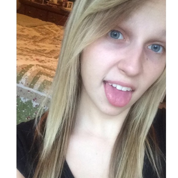 Profile Picture of Rebecca Hirschman (@hirschmanr15) on Poshmark