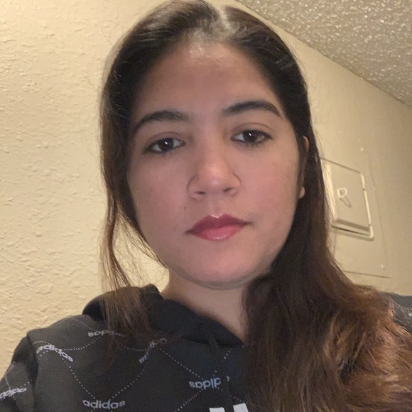 Profile Picture of Noelia Lorenzo (@lorenzonoelia) on Poshmark