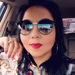 Profile Picture of Evelyn Colbert (@evelyn.miron) on Facebook