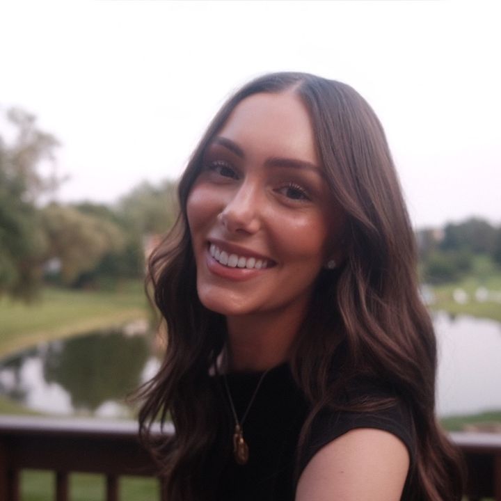 Profile Picture of Alexa (@alexawechet) on Tiktok