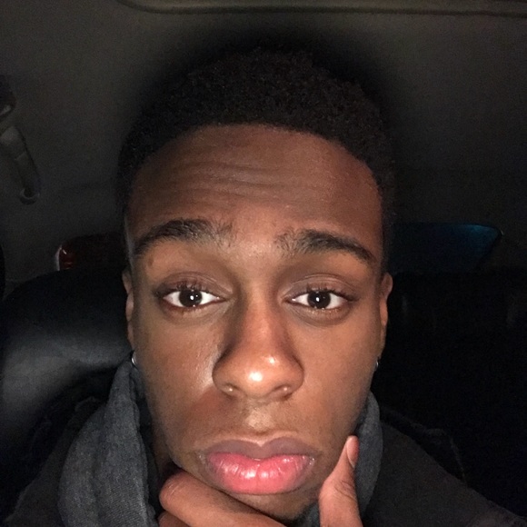 Profile Picture of Chris Saint jesn (@chris2579) on Poshmark