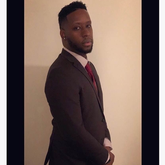 Profile Picture of Javon Phillips (@signatureceo) on Poshmark