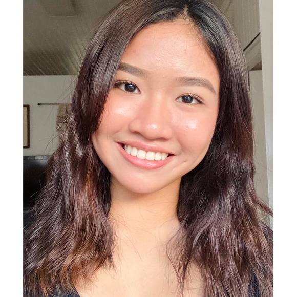 Profile Picture of Marichris jhen p. Aninag (@mjhexn) on Poshmark