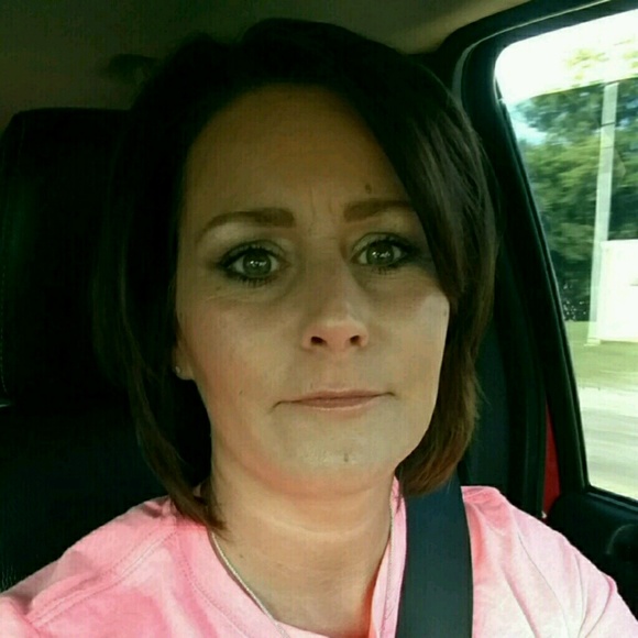 Profile Picture of Kim Pyle (@kapyle74) on Poshmark