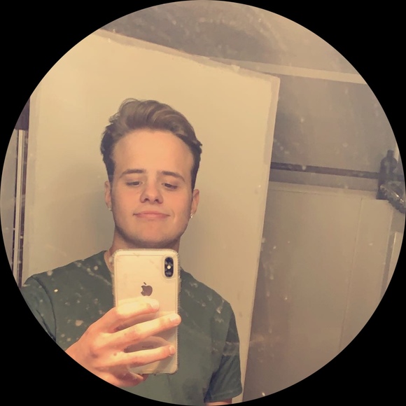 Profile Picture of Austin Downs (@austindowns) on Poshmark