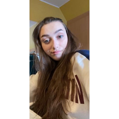 Profile Picture of Melanie Isabelle (@imgmelanie) on Twitter