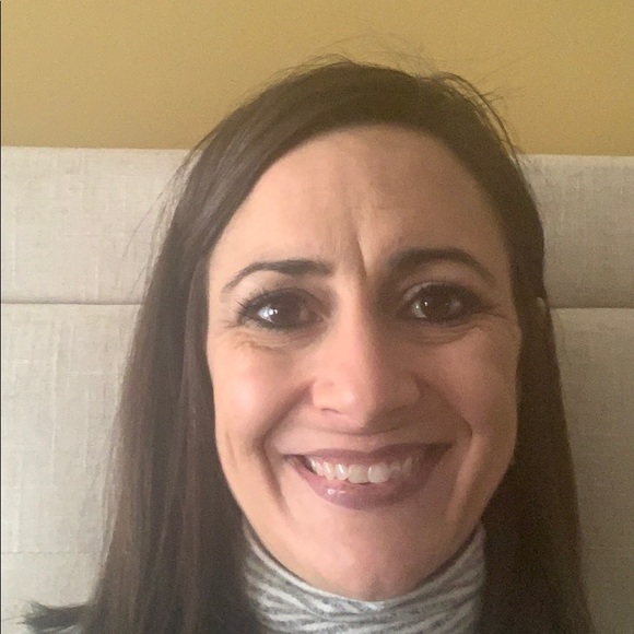 Profile Picture of Jill Umberger (@jumberger22) on Poshmark