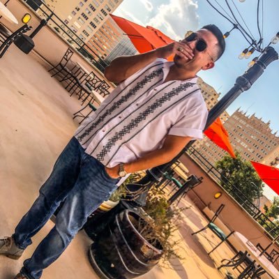 Profile Picture of Alex Hernandez (@ahernandez18) on Twitter