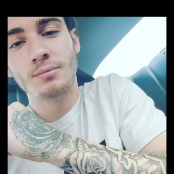 Profile Picture of Nick Rivera (@nickrivera483) on Poshmark