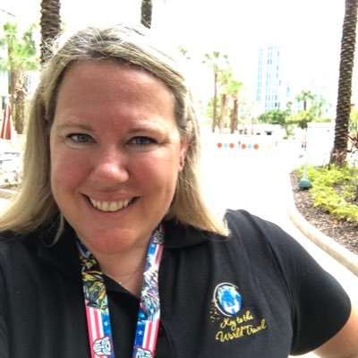 Profile Picture of Leah Ferguson (@travelwithleah) on Twitter