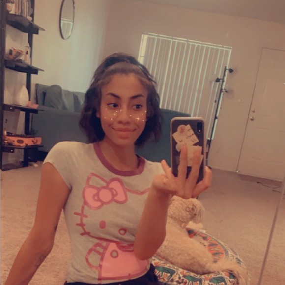 Profile Picture of Brooklyn Scott (@brooklynscott22) on Poshmark