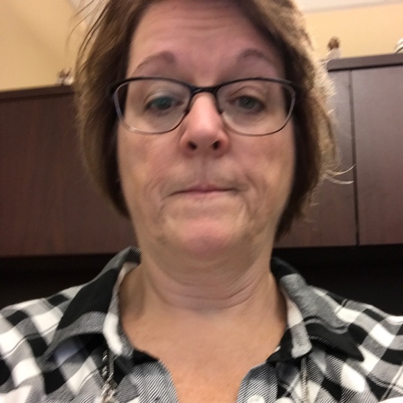 Profile Picture of Paula Rasplicka (@rasplickap) on Poshmark
