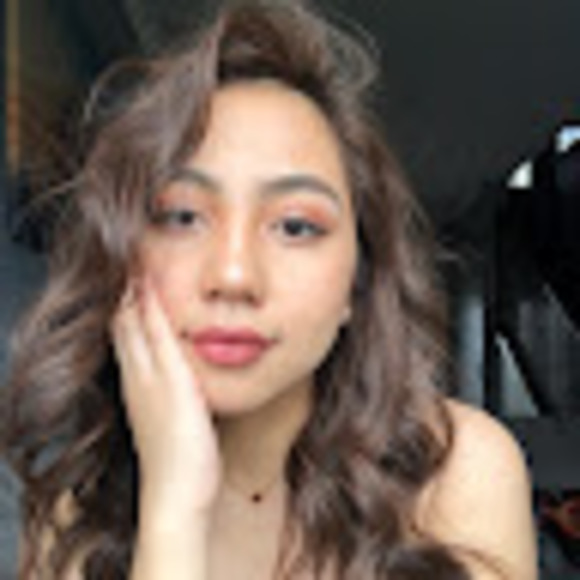 Profile Picture of Kristine Hagus (@haguskristine) on Poshmark