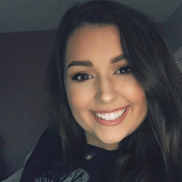 Profile Picture of Alex Hendrix (@hendrixalex) on Poshmark