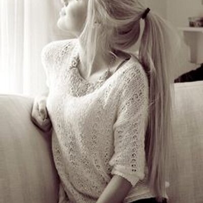 Profile Picture of Chloe Garrett (@chlobow20) on Twitter