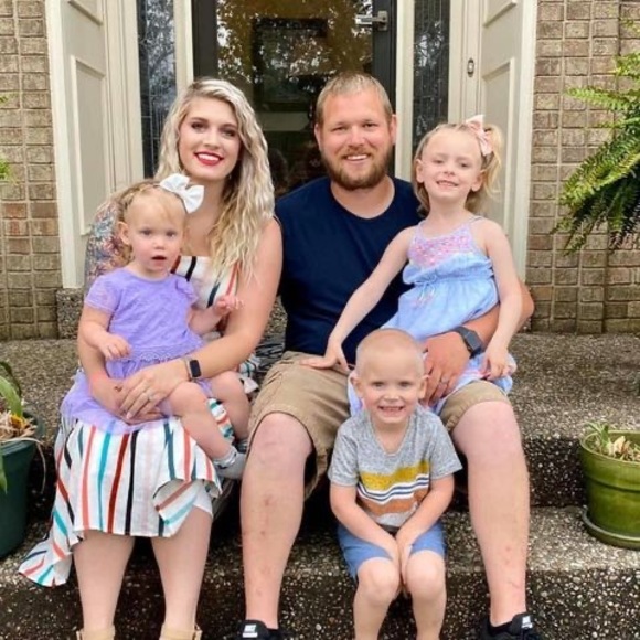 Profile Picture of Casey Missey (@caseymissey) on Poshmark