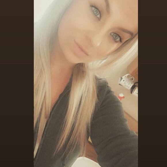 Profile Picture of Sarah Dice (@sdice727) on Poshmark