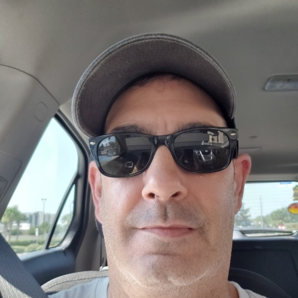 Profile Picture of Ricco Centanni (@ricco0713) on Poshmark