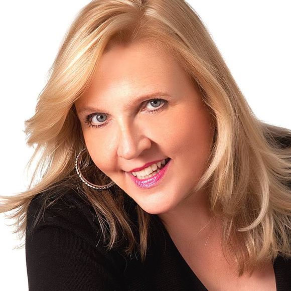 Profile Picture of Holly Deneff (@deneffg) on Poshmark