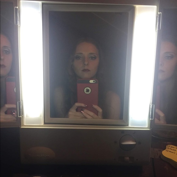 Profile Picture of Erika Colson (@chestnut_hair) on Poshmark