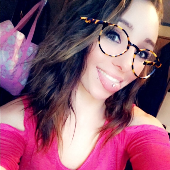 Profile Picture of Cassie Stewart (@braydens_mom12) on Poshmark