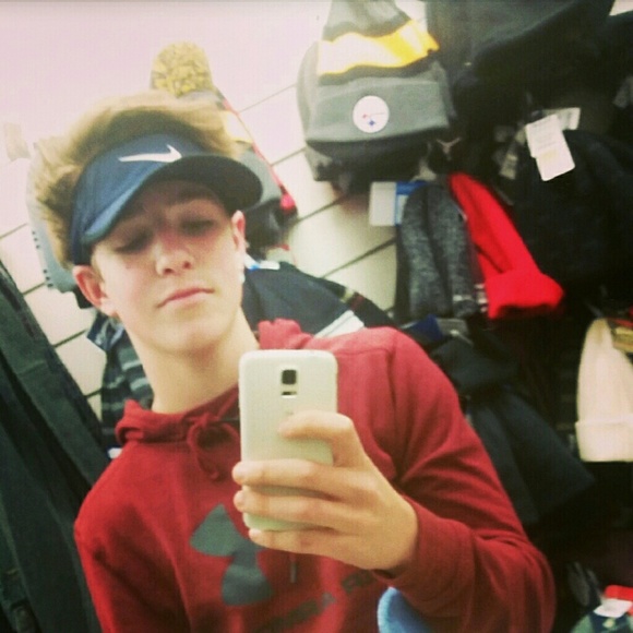 Profile Picture of Huston Mattocks (@hehemattocks) on Poshmark