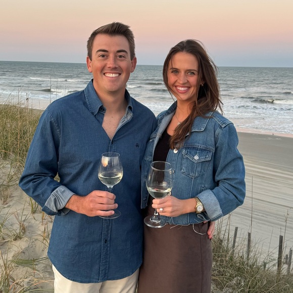 Profile Picture of Hallie Bodamer (@hallie2300) on Poshmark