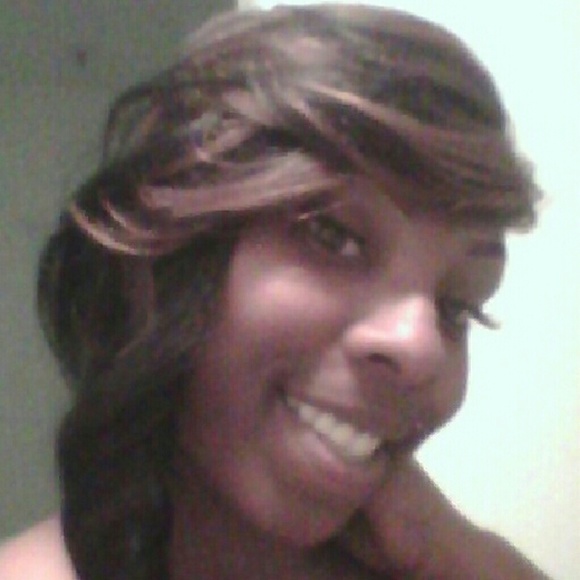 Profile Picture of Sade Harris (@reneesade) on Poshmark