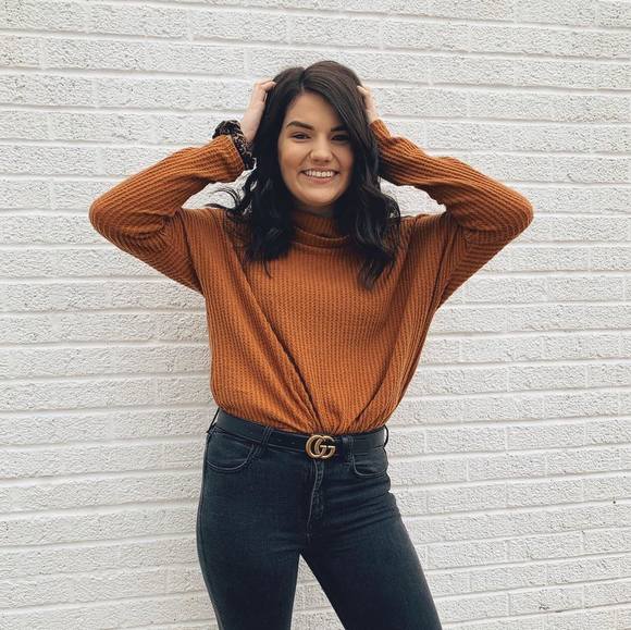 Profile Picture of Carly Jacobs (@carcar2299) on Poshmark