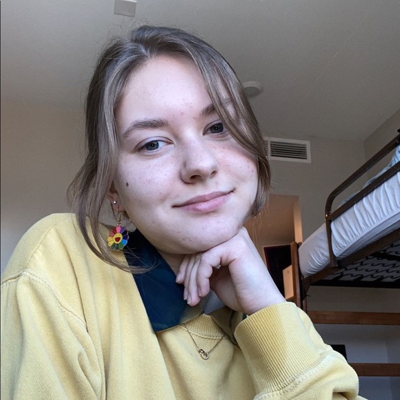 Profile Picture of Alex Windsor (@ajwinday) on Poshmark