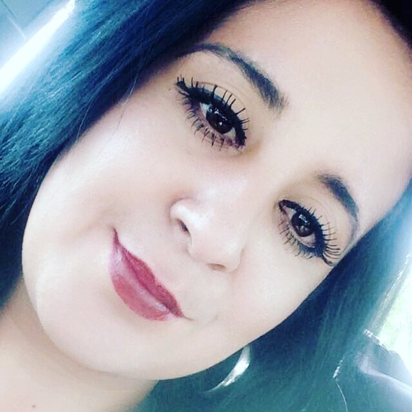 Profile Picture of Lupita Ichoa (@lupitamario08) on Poshmark