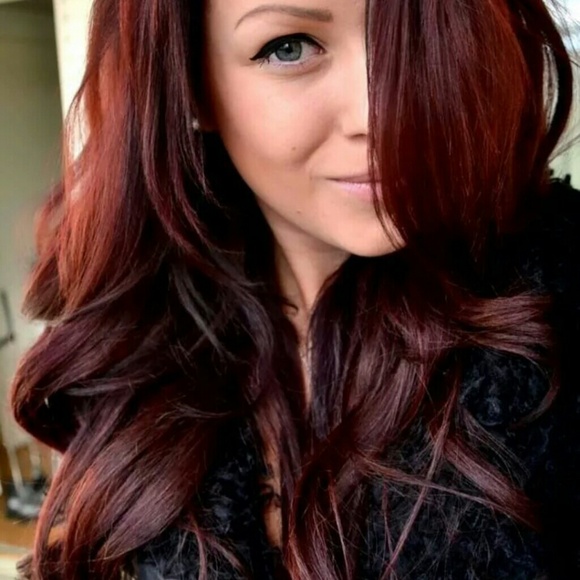 Profile Picture of Jennifer Bohlman (@jennabug08) on Poshmark